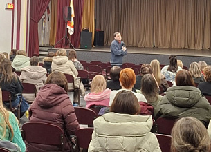 СПЕЦИАЛИСТ ЦЕНТРА СПИД ПРОВЕЛ ВСТРЕЧУ С РОДИТЕЛЯМИ В ШКОЛЕ №26